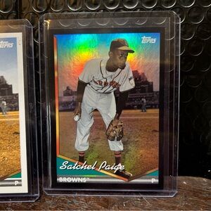 **RARE**!! MINT SATCHEL PAIGE BEAUTIFUL 2024 TOPPS BLACK REFRACTOR CARD Plus +1.